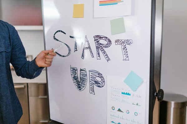 Impact du Marketing Mobile sur le Secteur B2B : Exploration et Stratégies Innovantes